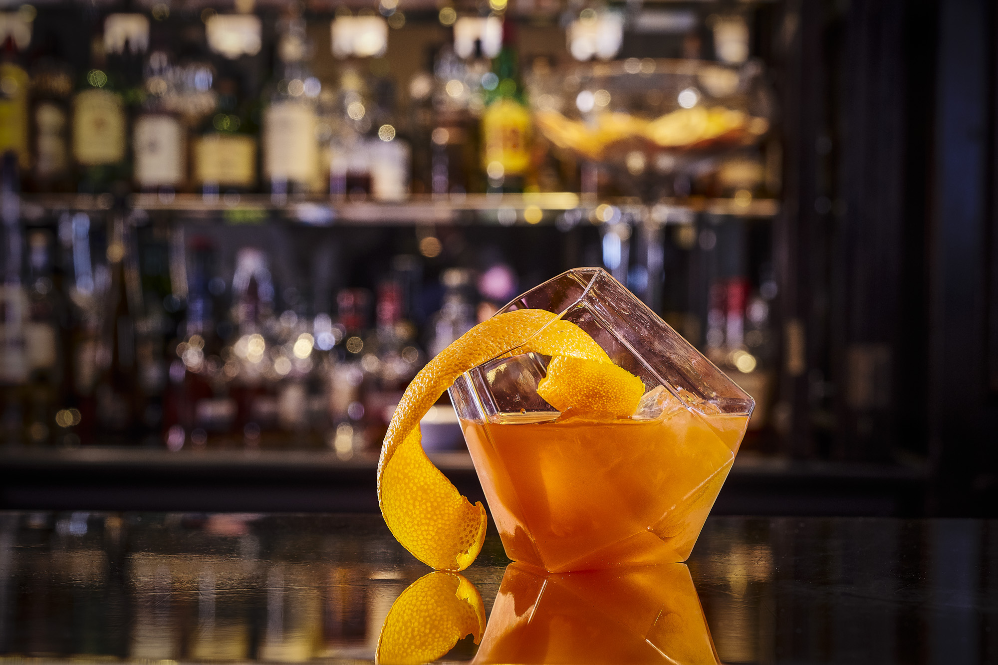 Cigar Bar in London Hyde Bar Park Tower Knightsbridge